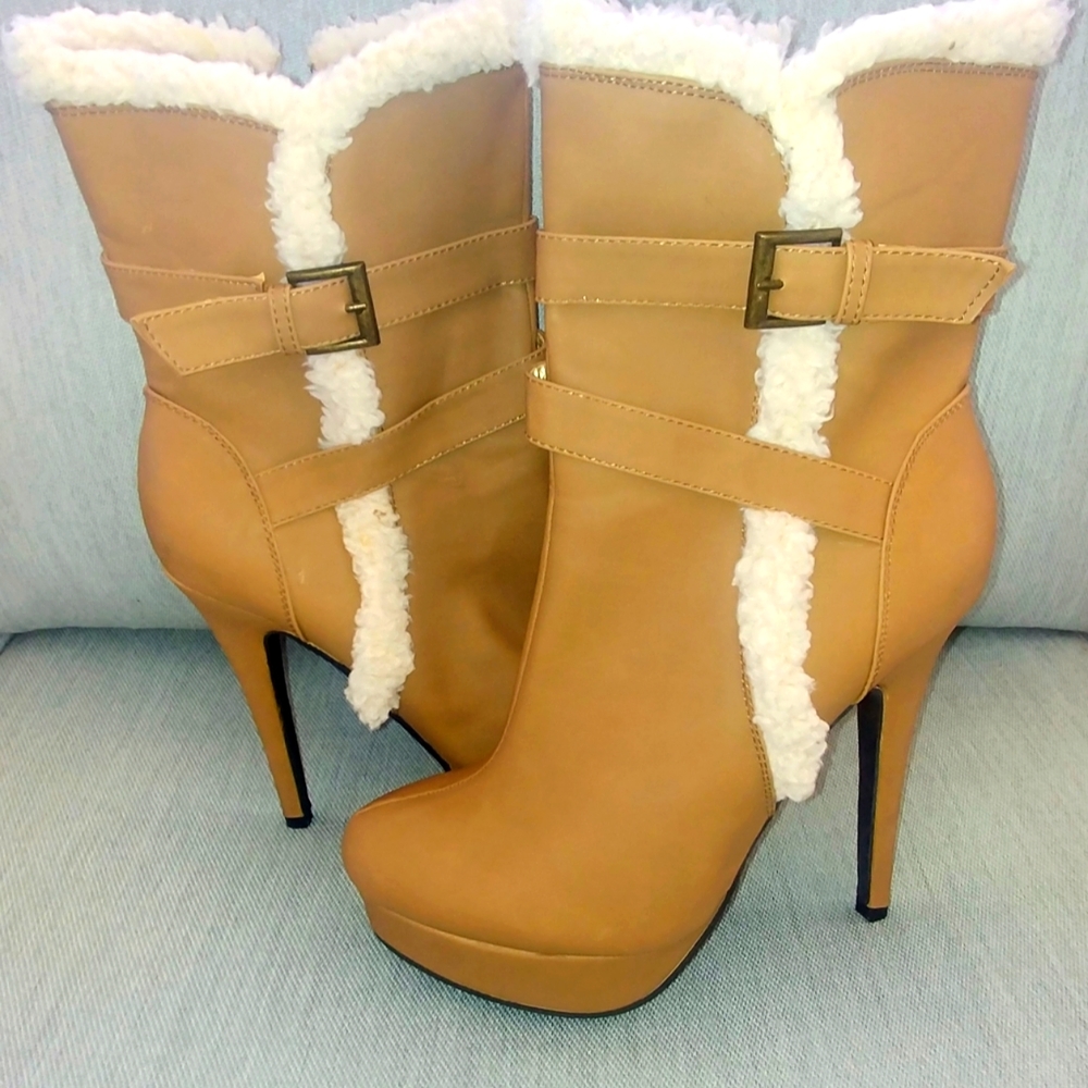 JustFab Boots with the Fur! Brand New, Never Worn! Size 8
